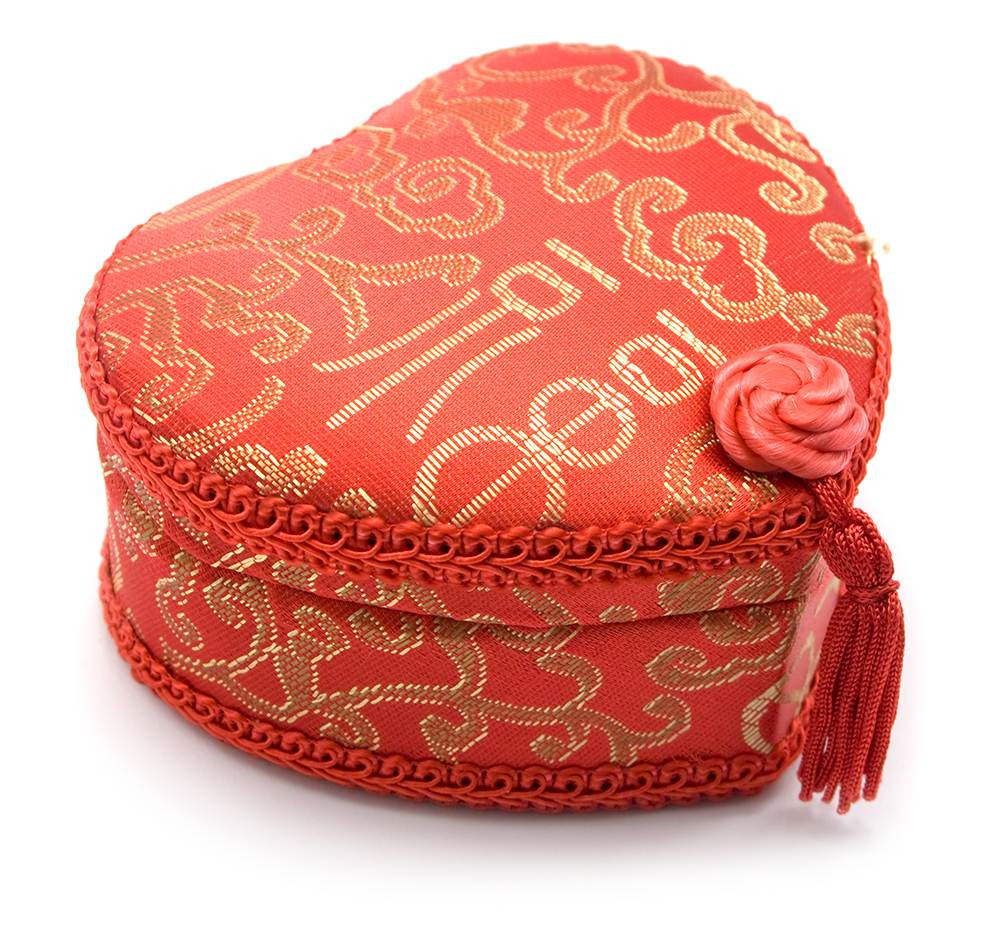 Скринька "Сердечко" з вишивкою (10,5х11,5х5,5 см)