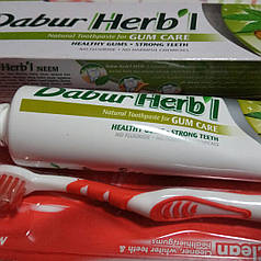 Аюрведична зубна паста Нім зі щіткою в подарунок Dabur Herbal Toothpaste Neem, 150 мл +зубна щітка