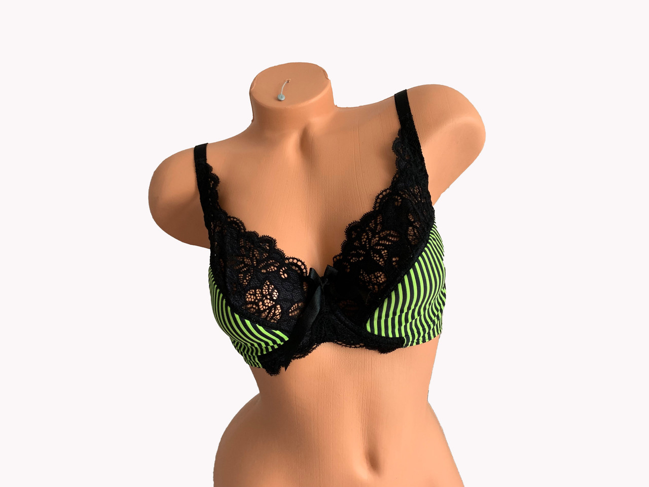 Бюстгальтер semi soft Marta 0156 чорний у зелену смужку