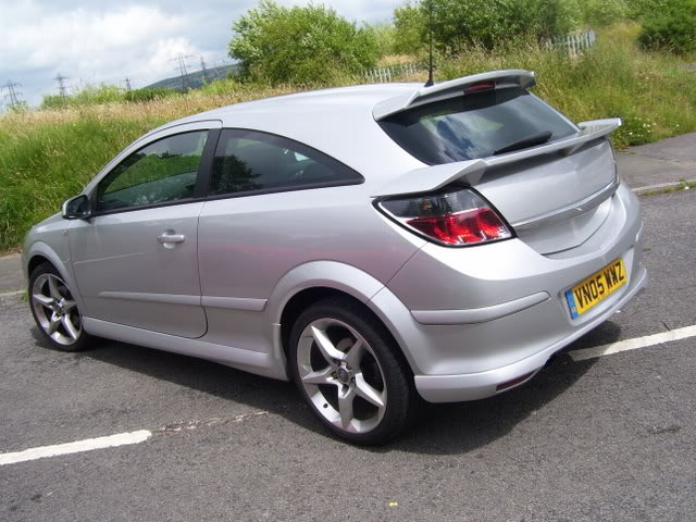 Нижній Спойлер шабля тюнінг Opel Astra H GTC