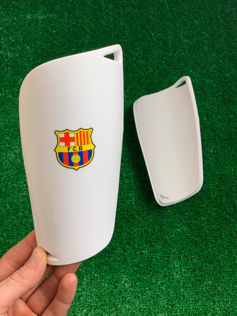 Щитки для футбола Барселона белые 1091 - фото 1 - id-p997052316