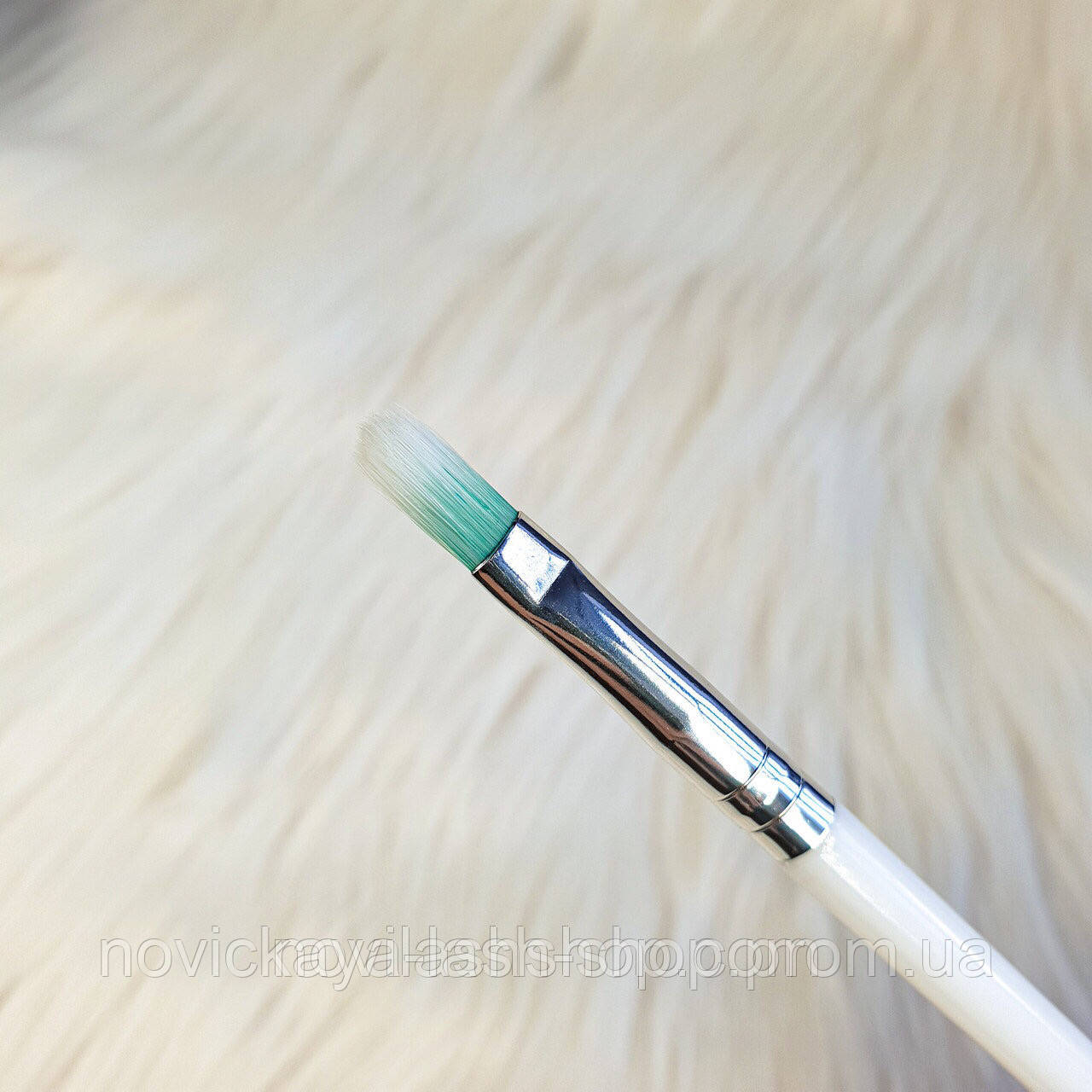Пензлик для фарбування та нанесення сумішей Inle Lash Filler