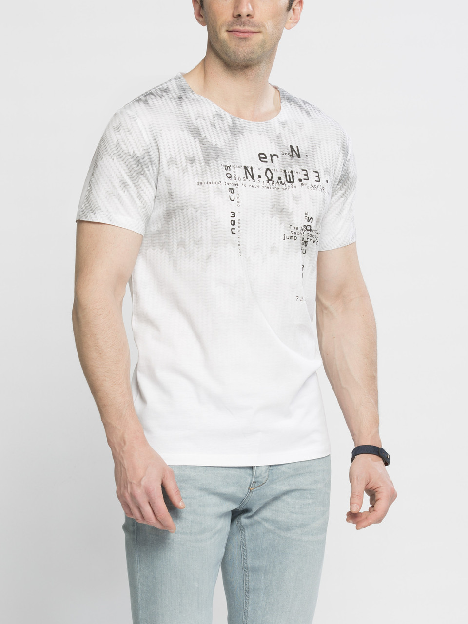 Біла чоловіча футболка LC Waikiki / ЛЗ Вайкікі з сірим абстрактним принтом