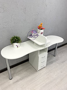 Складаний манікюрний стіл на два робочих місця