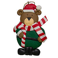 Новогодняя елочная игрушка - фигурка Медведь с конфетой, 8 см, коричневый, полистоун (000654-1)
