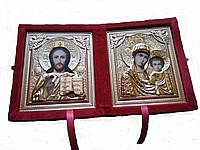 Бархатный складень, вынимающийся лик в ризе с замочком и вышитым крестиком по средине