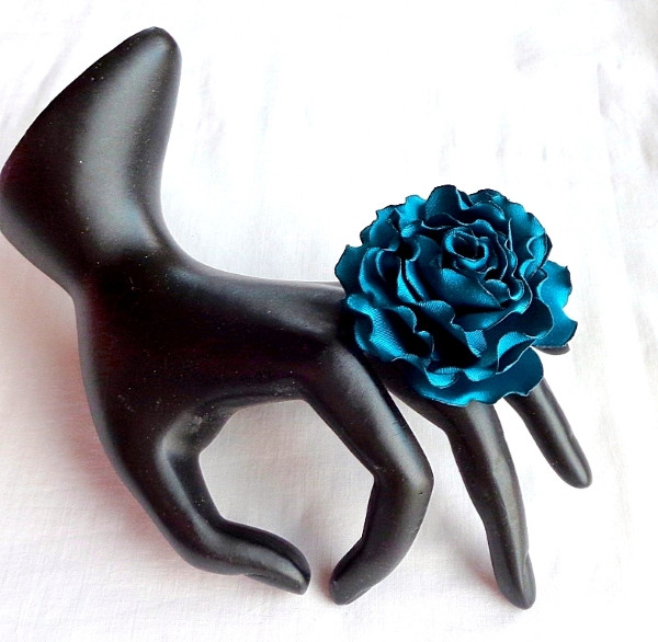 Кільце з квіткою з тканини ручної роботи "Троянда Морська Хвиля"-купити-в інтернет-магазині AnnaRose