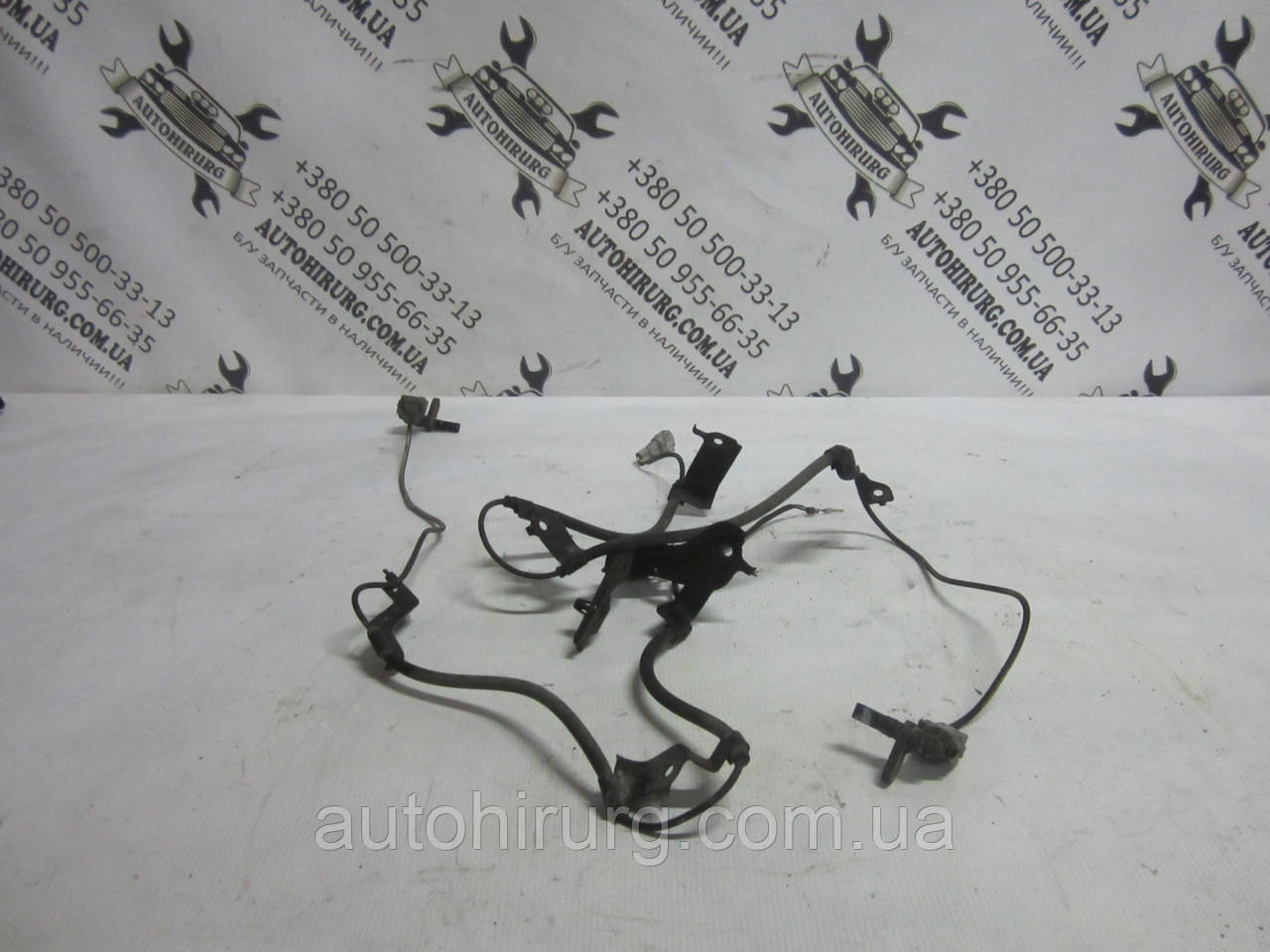 Передній датчик ABS Toyota Tundra (89542-0C020 / 89543-0C020)