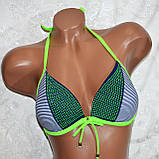 Розмір 44. Гарний жіночий смугастий купальник, на зав'язках, із зеленими стразами, з пушапом, фото 7