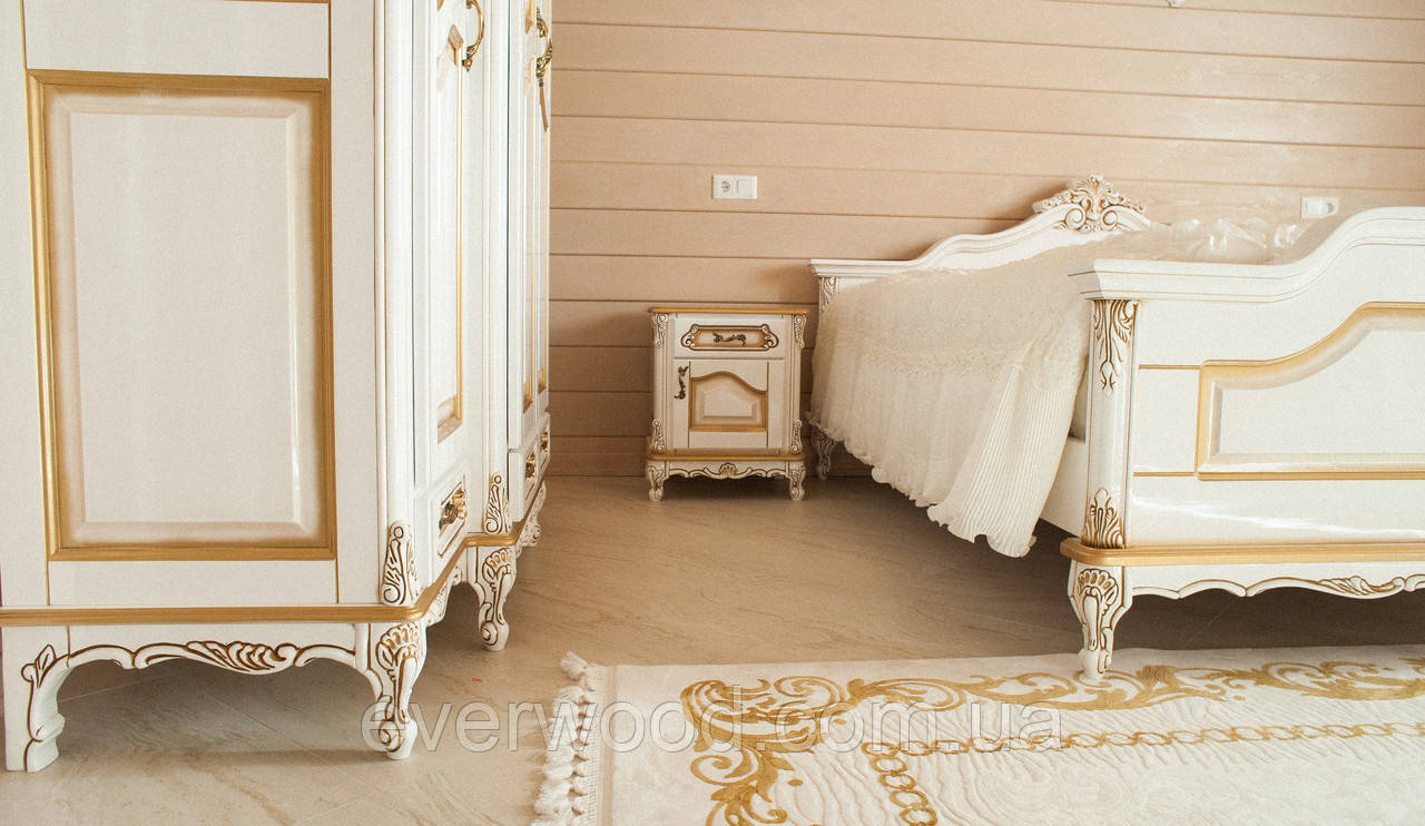 Спальня з дерева в класичному стилі під замовлення "Наполеон". Комплект: ліжко, тумба, комод, шафа, дзеркало