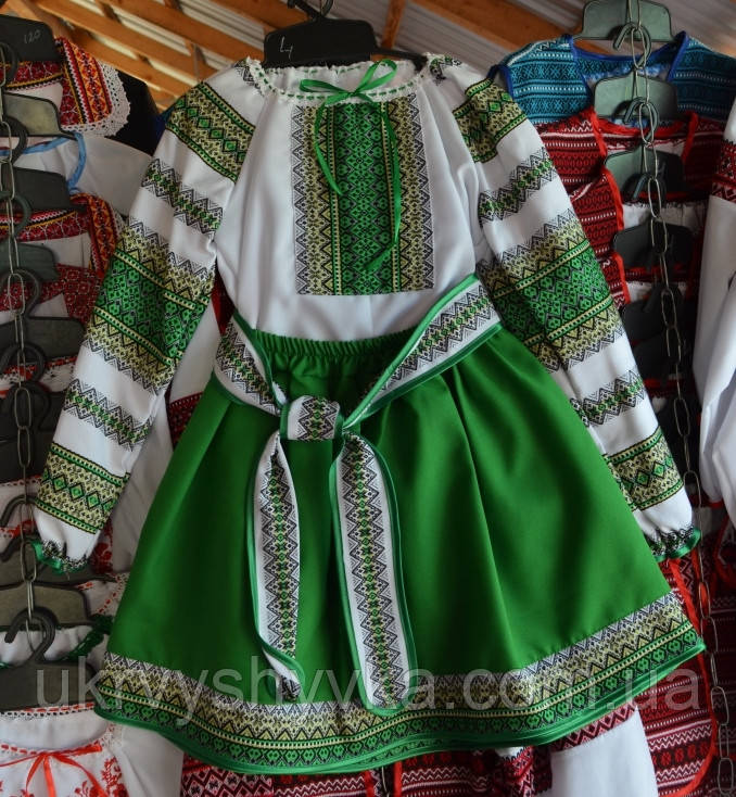 Вишиваний костюм "Соломія" зелений