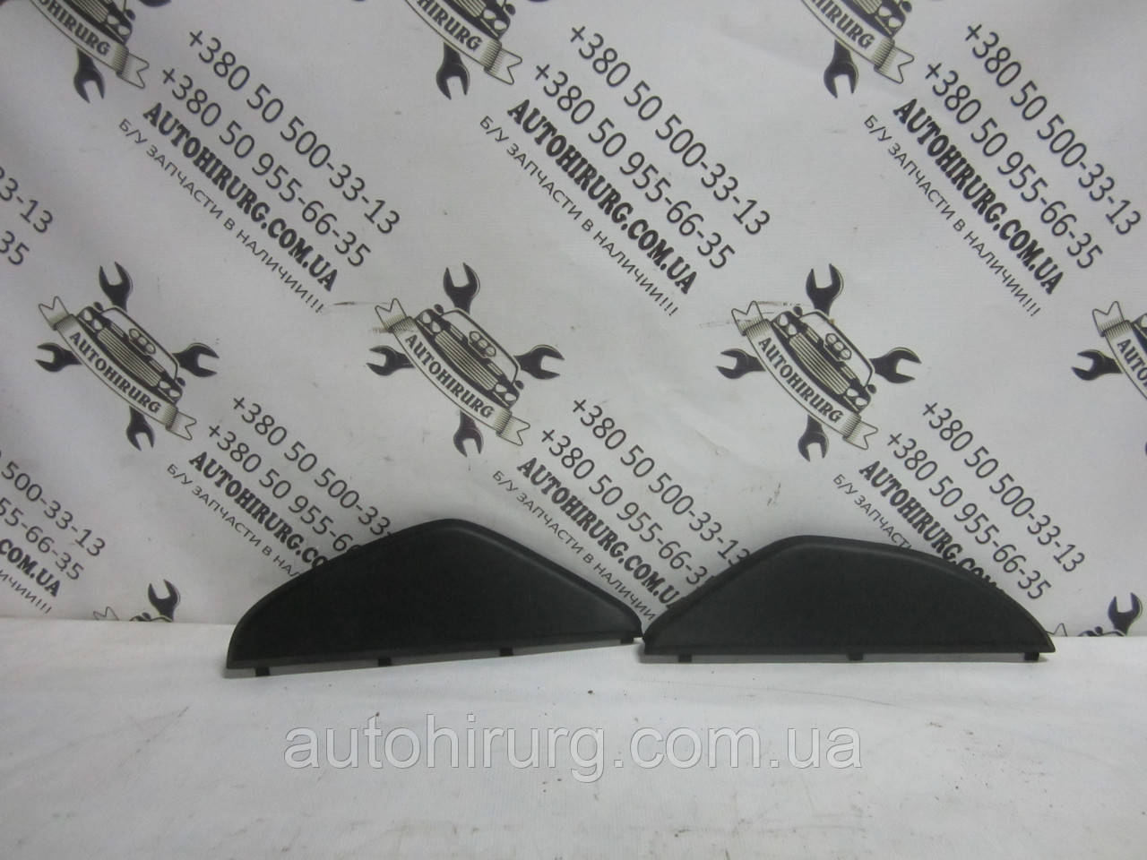 Бічна накладка на торпедо Toyota Tundra (55317-0C020 / 55318-0C020)