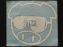 Наклейка на автомобіль Свиня в окулярах, біла (h=170 мм, l=175 мм)