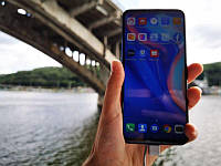 Huawei представила в Україні смартфон з висувною селфи-камерою