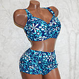 58 розмір. Класичний жіночий купальник, синій із блакитними квітами, роздільний, м'яка чашка, без кісточок, фото 3