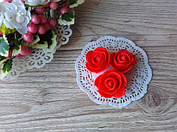 Троянди з латексу червона D - 3.5 см, H - 1.5 см.