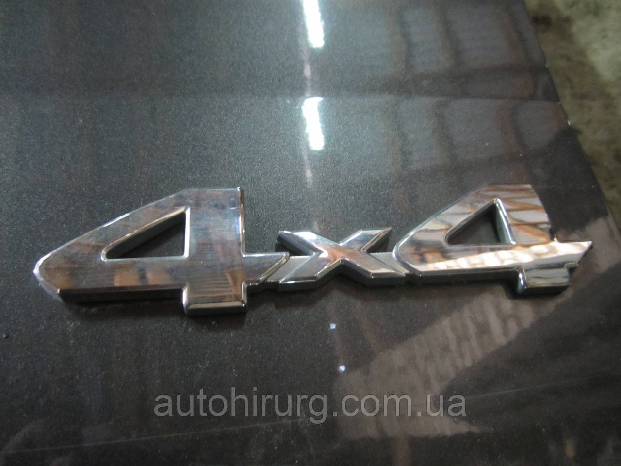 Напис 4x4 на задній борт Toyota Tundra