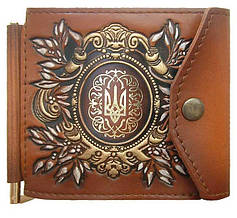 Затискач для грошей (кліпкеш) шкіряний з гербом України на кнопці "Георгіївський". Колір коричневий