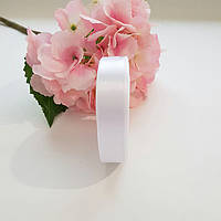 Стрічка атласна 2 см/33 м " Яскраво Біла"