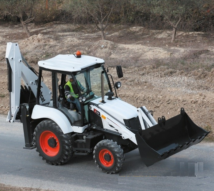 Екскаватор-навантажувач Bobcat B700, фото 1