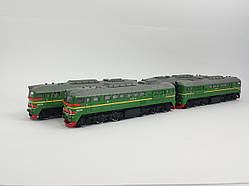 Модель локомотива двосекційний тепловоз 2М62-0066, масштабу 1/87