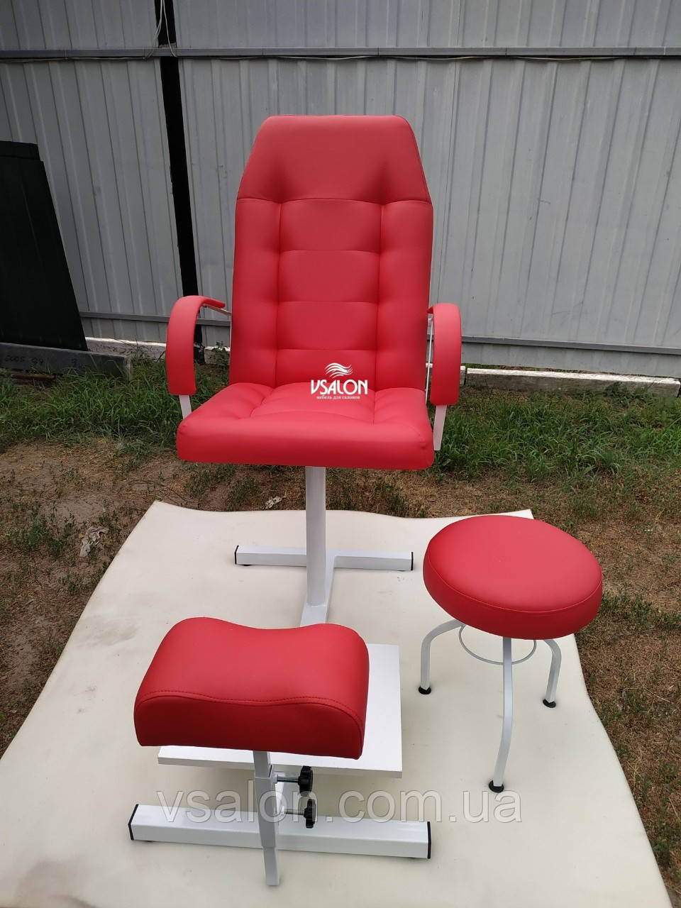 Педикюрные кресла с подставкой для ног и стулом мастера, цвет красный матовый - фото 2 - id-p1003632613