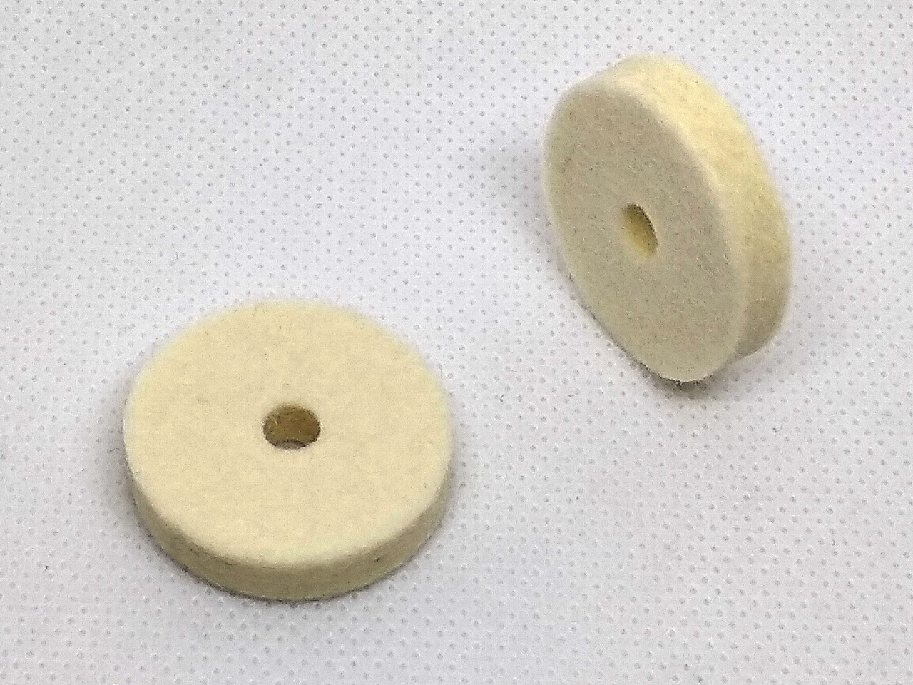Повстяне кільце вовняне 28·5·5 мм