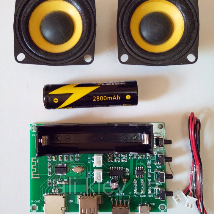 DIY Набір підсилювач звуку 2*5Вт з Bluetooth та мульти плеєром USB TF акб 18650 2800мАг Два динаміка 5вт.