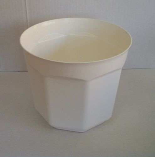 Пластмасовий горщик для квітів Восьмигранний 12