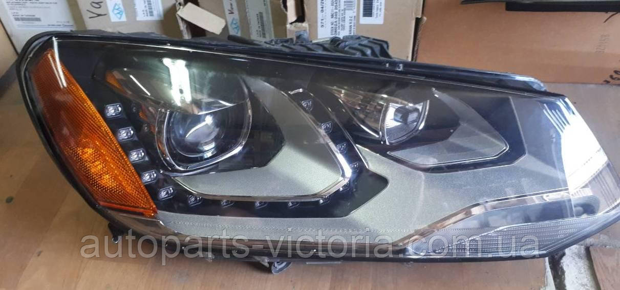 Фара права 7P1941752A VW Touareg 2011-2014 США БУ