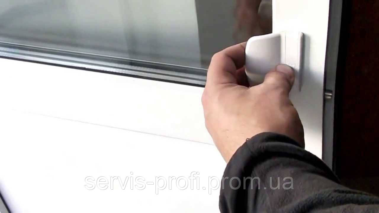 Сервісне обслуговування металопластикових дверей 