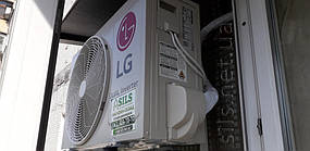 Установка Кондиционер LG PC12SQ серии Standart Plus с балконного окна