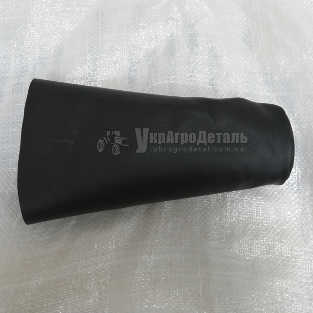 Чехол рычага КПП ЮМЗ (кожаный) 45-1702440-В1