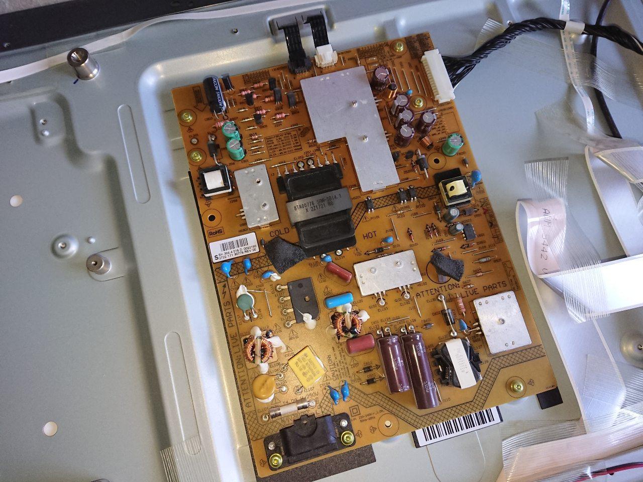 Телевізор Philips 42PFL6188S QFU1.2E на запчастини ( Блок живлення FSP140-4FS01, 2722 171 90775 Rev 00)