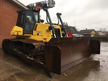 Бульдозер New Holland D 180.