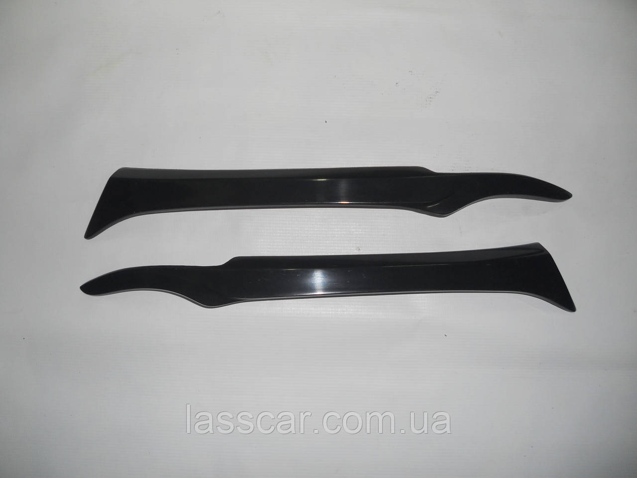 Вії LASSCAR на Mitsubishi Carisma