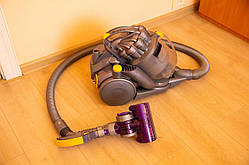 Пилосос Dyson DC08