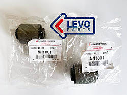 Сайлентблоки заднього серпоподібного важеля 4110A085 Lancer X (Лансер 10) Mitsubishi Оригінал