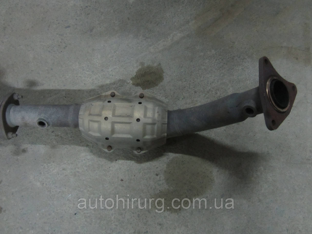 Передній лівий каталізатор Toyota Sequoia