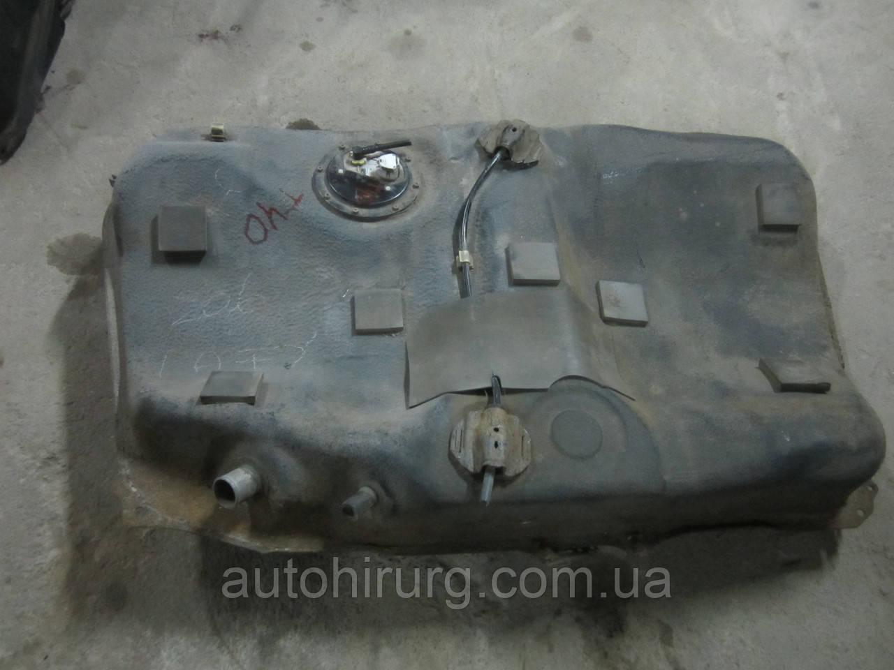 Паливний бак Toyota Camry 40