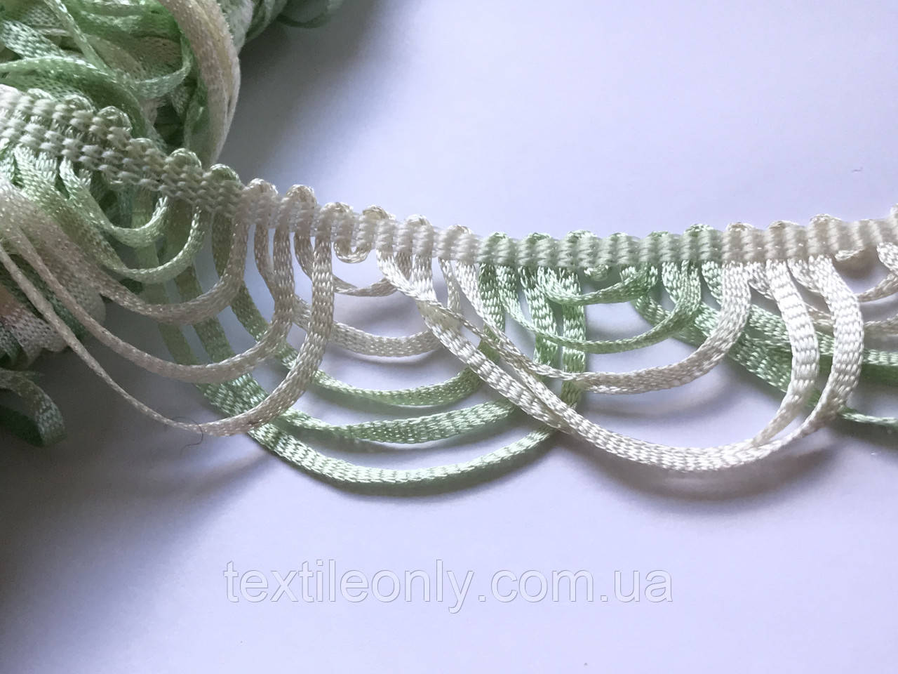 Бахрома для штор із кольором зелений із білим 4.5 см