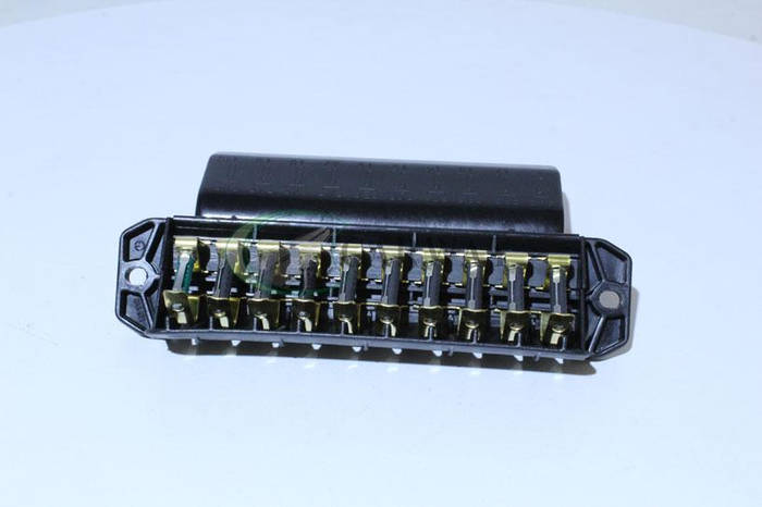 Блок предохранителей ВАЗ 2101-06, ГАЗ 24010, ГАЗ 3102, КАМАЗ, ЛиАЗ, МАЗ ...