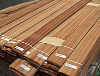 Шпон из древесины Сапели - 0,6 мм сорт I - длина от 1 м до 2 м/ ширина от 12 см+ (строганный)