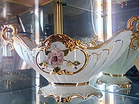 Шикарна чаша, цукерниця, білого кольору , порцелянова, з ліпною трояндою. Бруно Костенаро, Італія