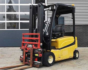 Вилковий навантажувач Yale ERP20VF.