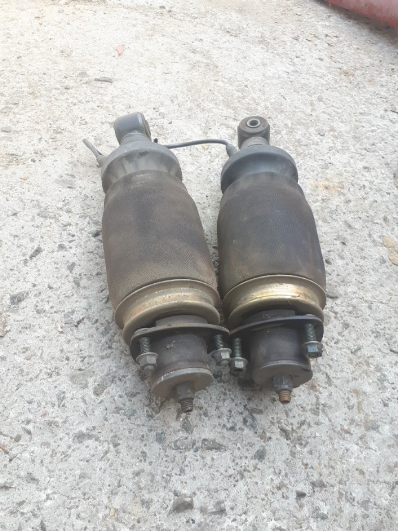 Задній амортизатор (подушка) кабіни Scania R L G б/у, СКІРАННЯ Р Е5, фото 1