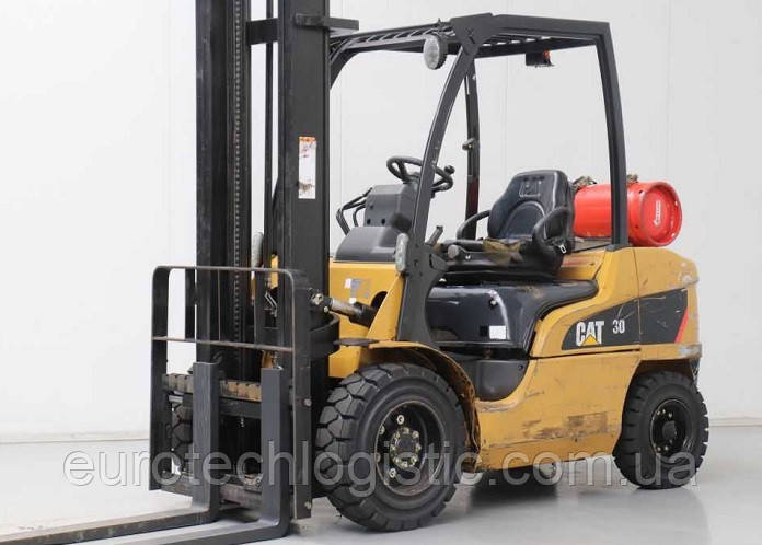 Вилковий навантажувач CAT Lift Trucks GP30N.