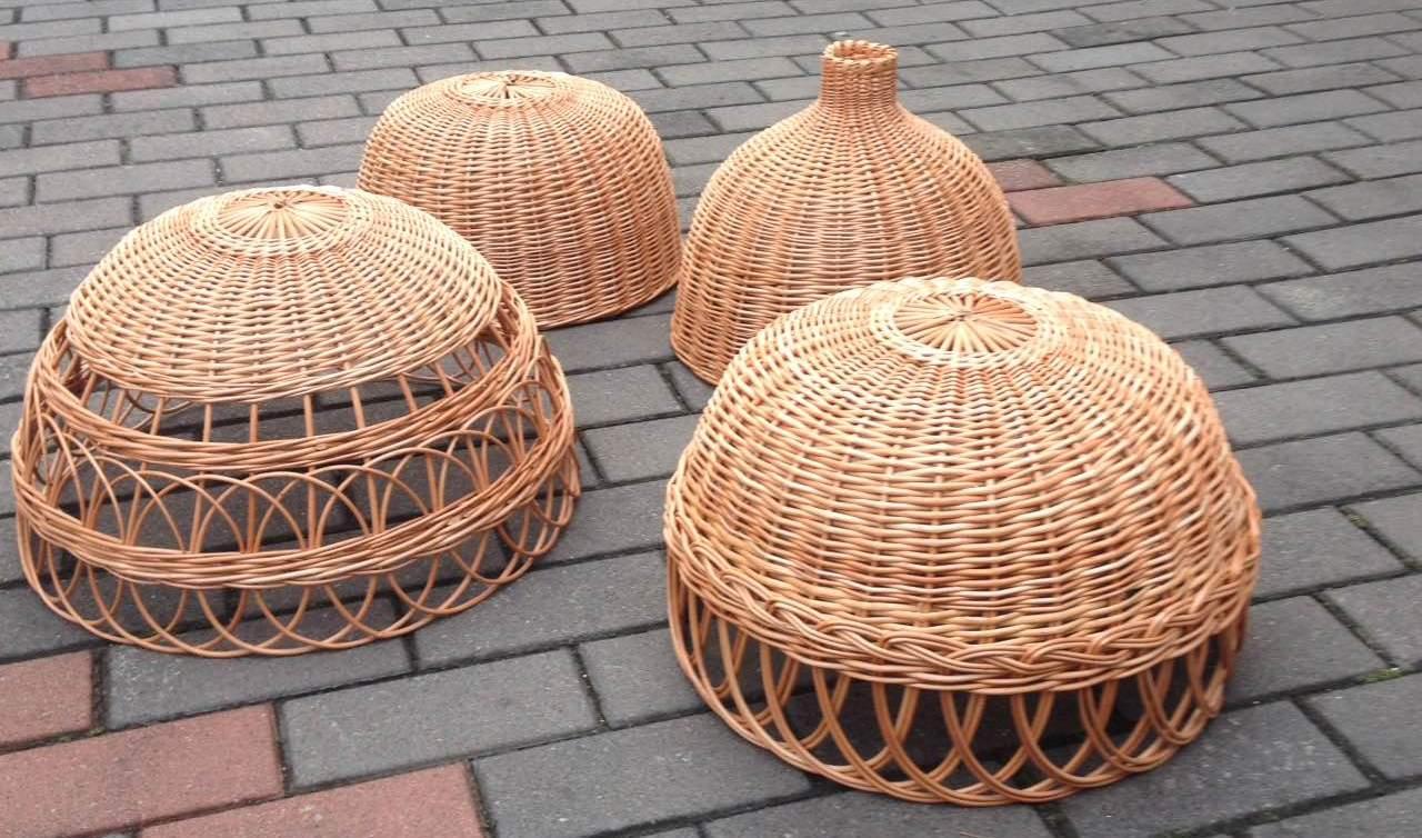 Люстра плетена з лози 