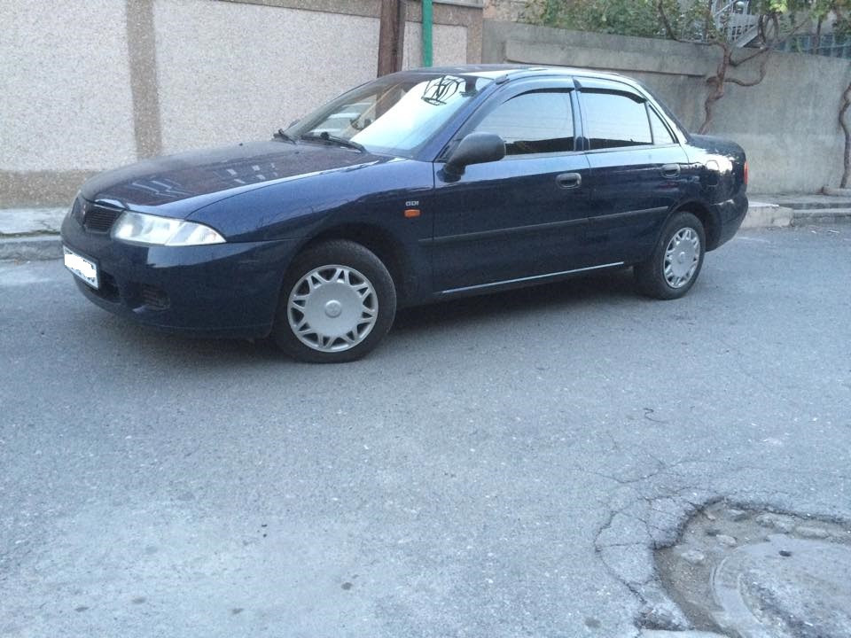 Дефлектори вікон (вітровики) MITSUBISHI Carizma sd 1995-2004 Cobra tuning M42695