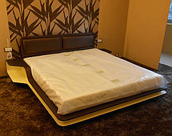  Двоспальне ліжко виготовлене під замовлення